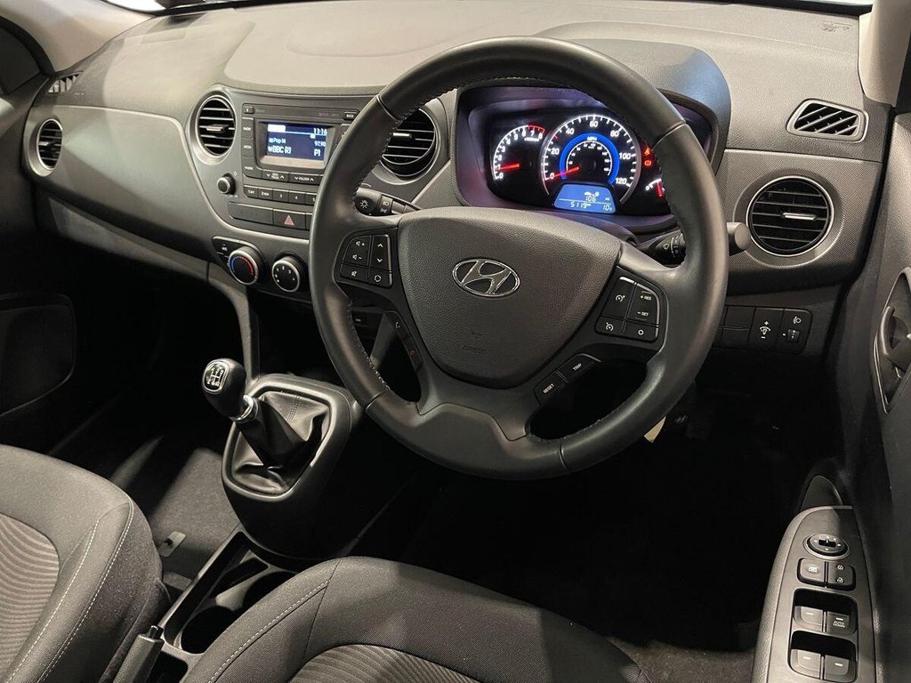 Used Hyundai i10 2018 for sale - 76106067: Photo 6