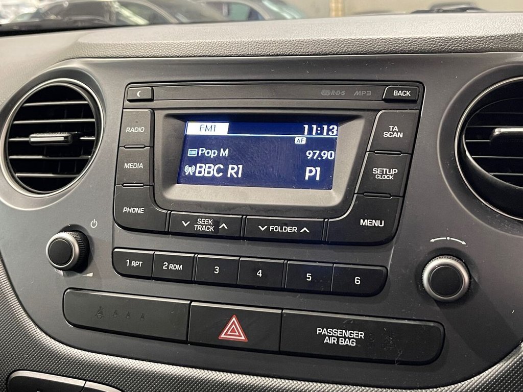 Used Hyundai i10 2018 for sale - 76106067: Photo 8