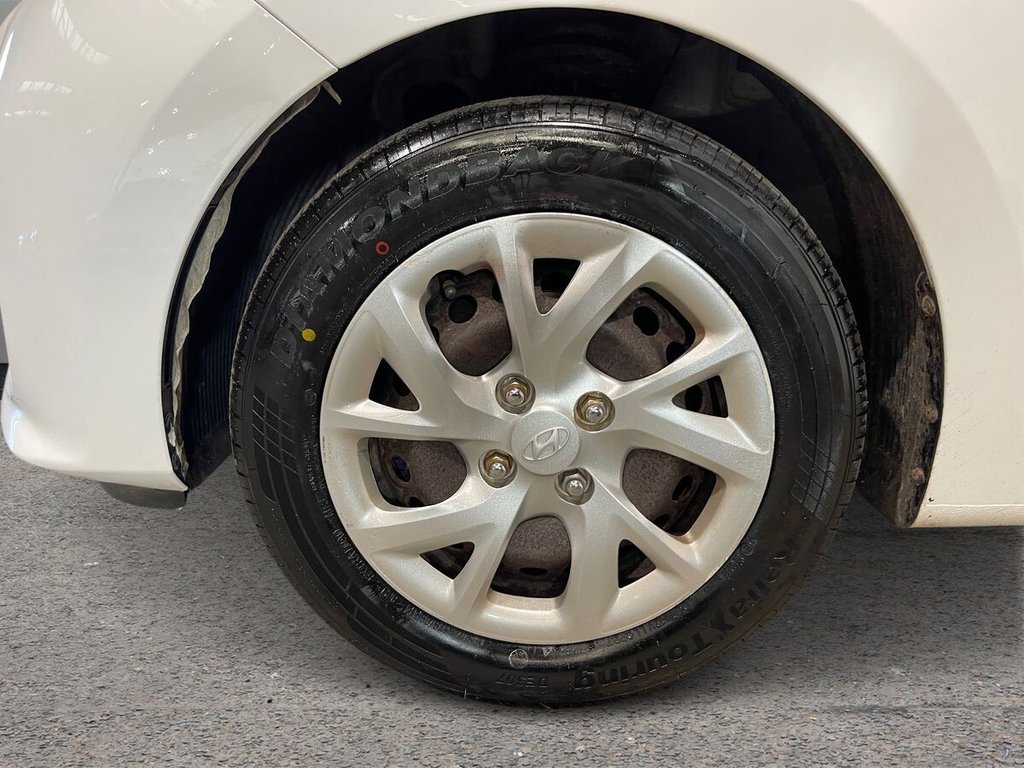 Used Hyundai i10 2018 for sale - 76106067: Photo 9