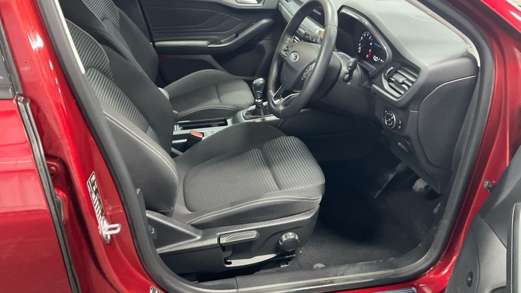 Used Ford Focus 2019 for sale - 76617662: Photo 9