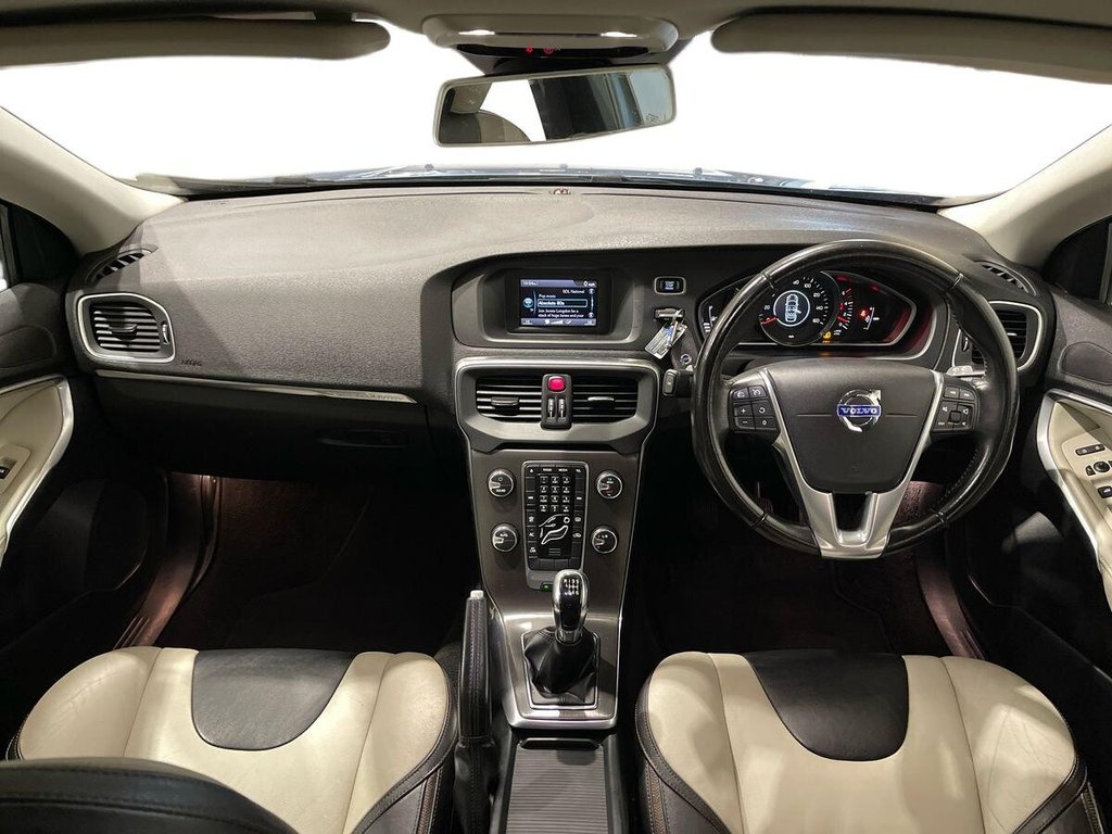 Used Volvo V40 Cross Country 2015 for sale - 76867660: Photo 10