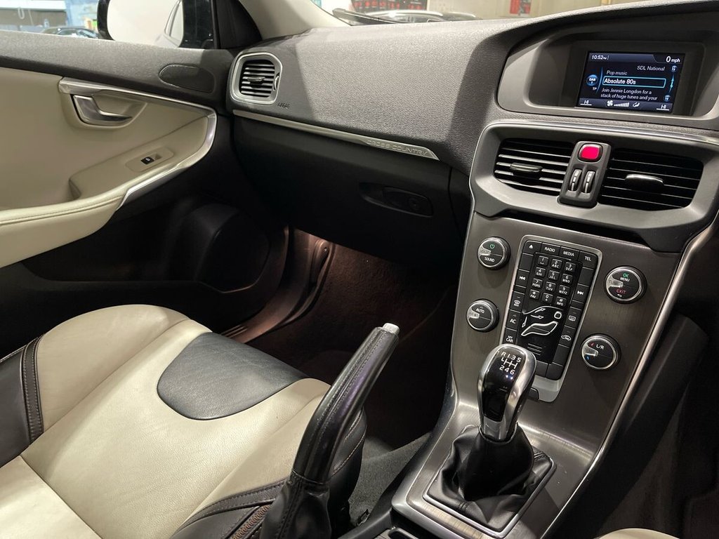 Used Volvo V40 Cross Country 2015 for sale - 76867660: Photo 16