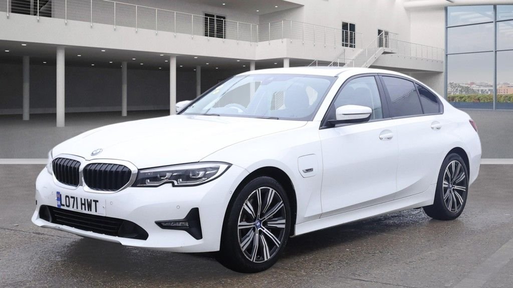 Used BMW 3 Series 2021 for sale - 76923570: Photo 2