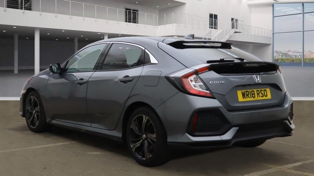 Used Honda Civic 2018 for sale - 76406497: Photo 3