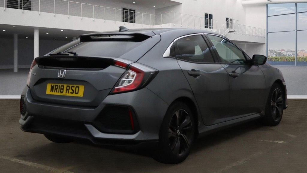 Used Honda Civic 2018 for sale - 76406497: Photo 4