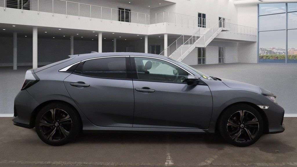 Used Honda Civic 2018 for sale - 76406497: Photo 5