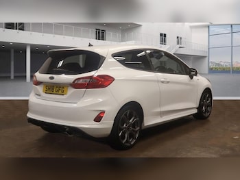 Used Ford Fiesta 2018 for sale - 76798080: Photo