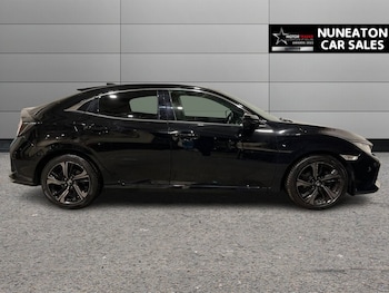 Used Honda Civic 2019 for sale - 76941532: Photo