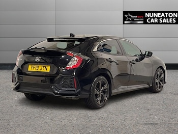 Used Honda Civic 2019 for sale - 76941532: Photo