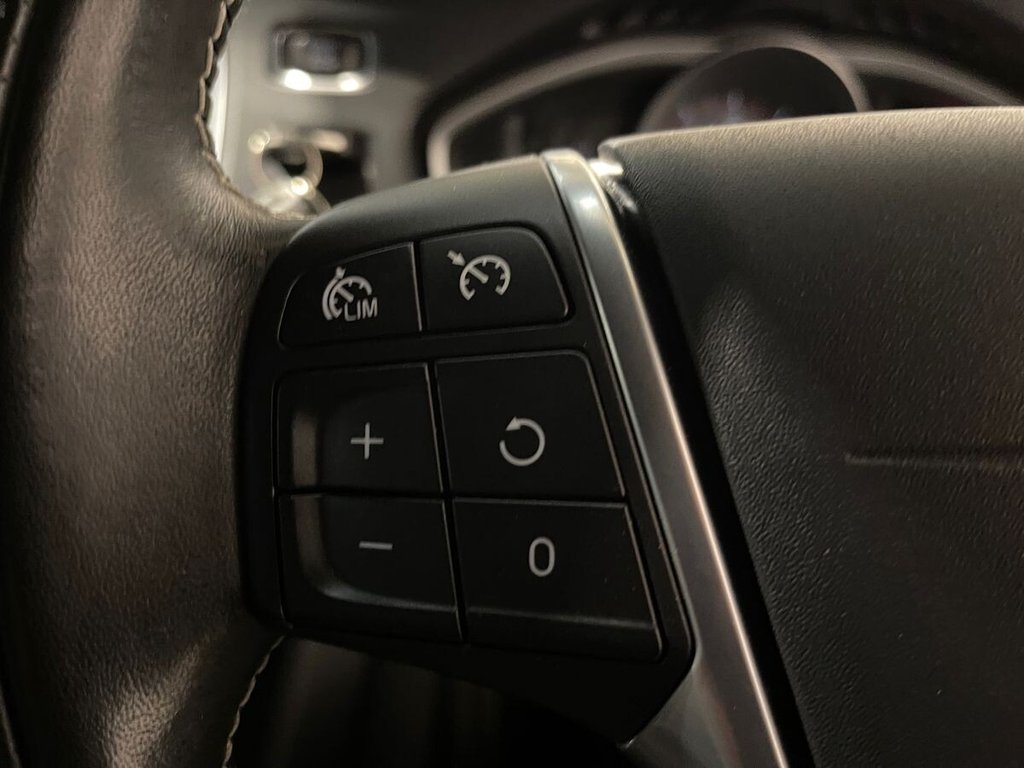 Used Volvo V40 2019 for sale - 76380036: Photo 24