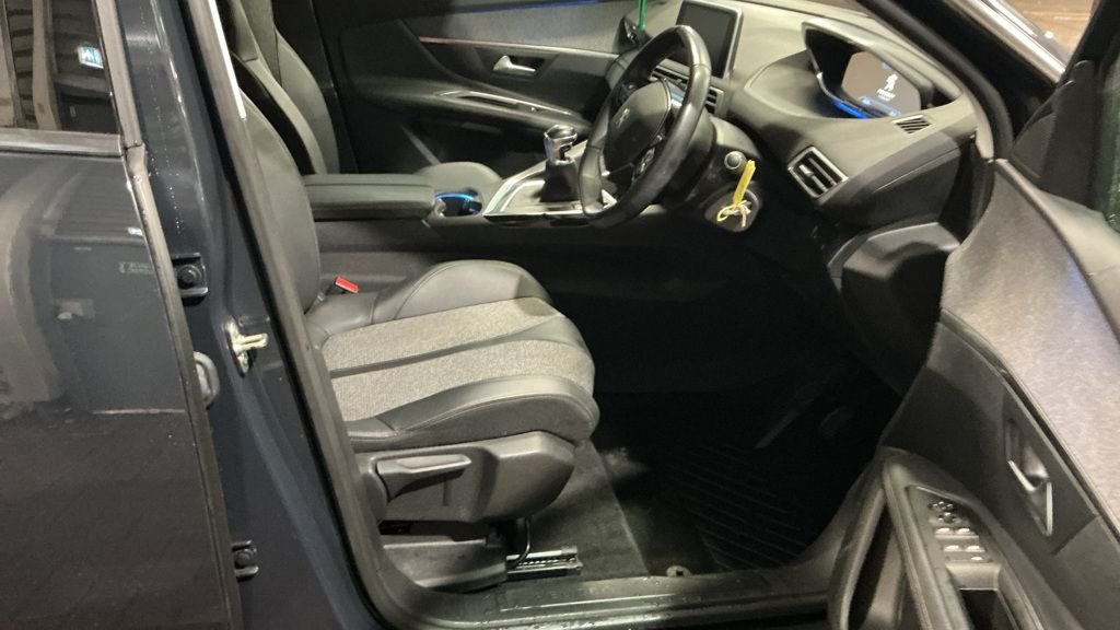 Used Peugeot 3008 2020 for sale - 76966241: Photo 9