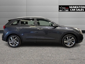 Used Kia Niro 2018 for sale - 77936625: Photo