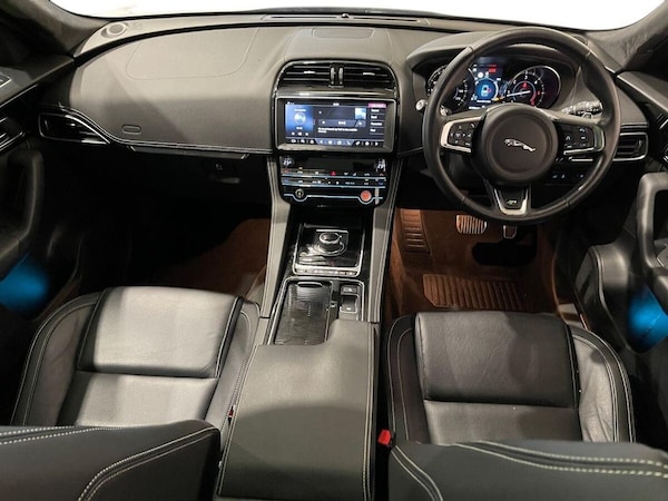 Used Jaguar F-Pace 2018 for sale - 76163181: Photo 10