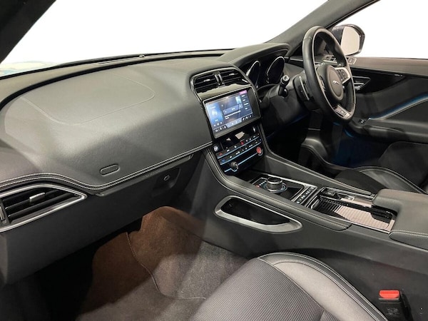 Used Jaguar F-Pace 2018 for sale - 76163181: Photo 15