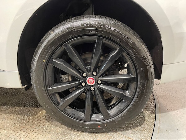 Used Jaguar F-Pace 2018 for sale - 76163181: Photo 32