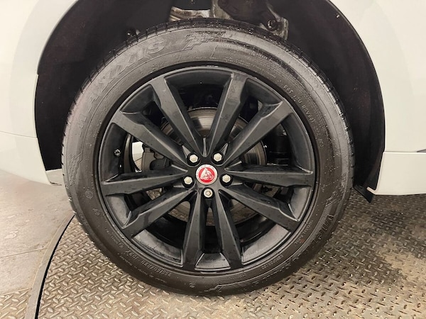 Used Jaguar F-Pace 2018 for sale - 76163181: Photo 33