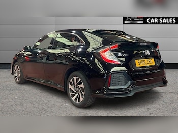 Used Honda Civic 2019 for sale - 79221280: Photo