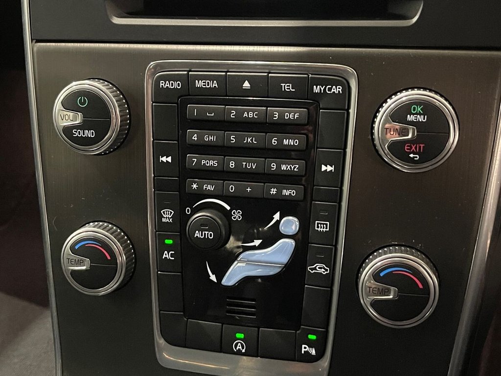 Used Volvo V60 2014 for sale - 76395796: Photo 15