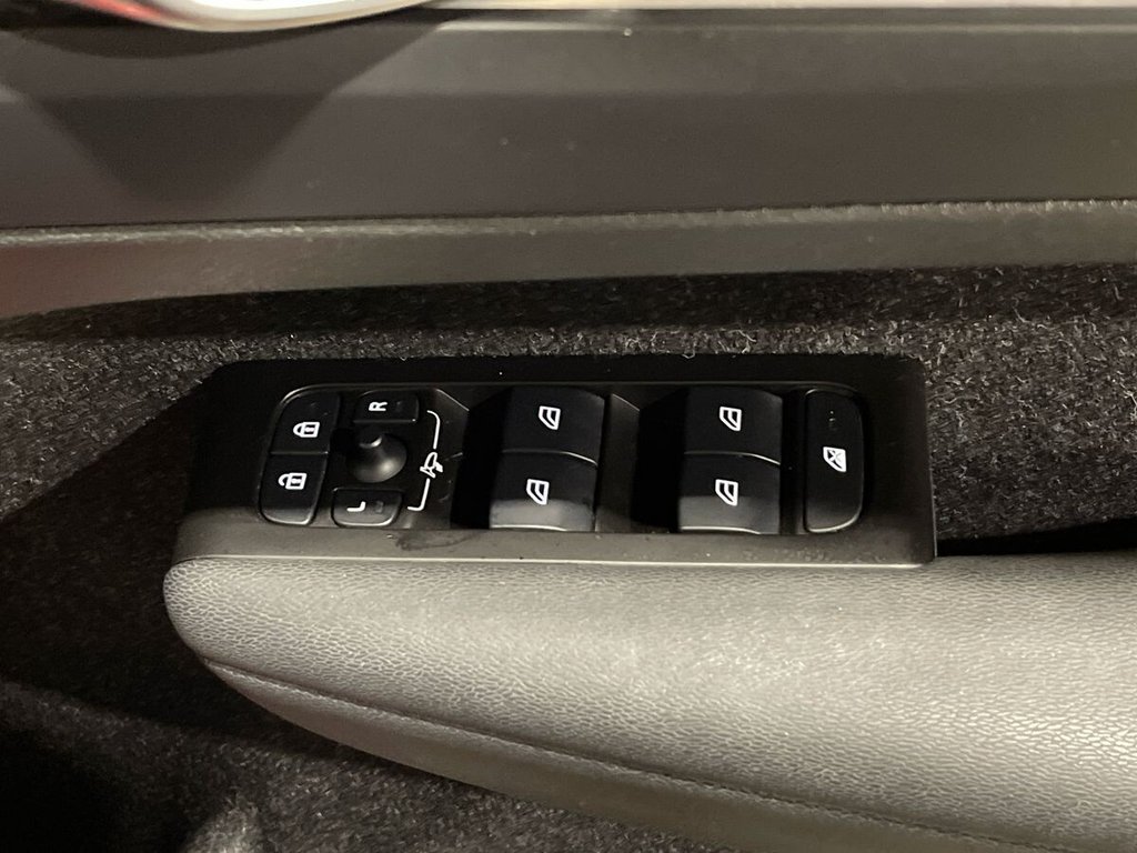 Used Volvo XC40 2021 for sale - 77263561: Photo 18