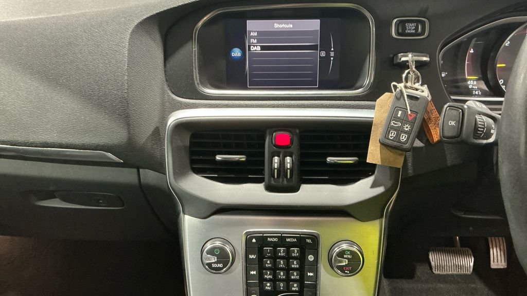 Used Volvo V40 2018 for sale - 76610241: Photo 11