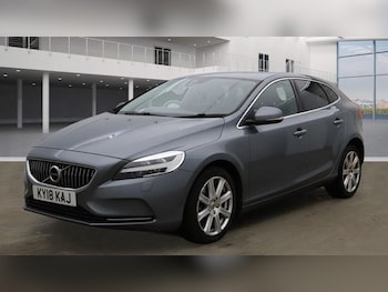 Used Volvo V40 2018 for sale - 76610241: Photo
