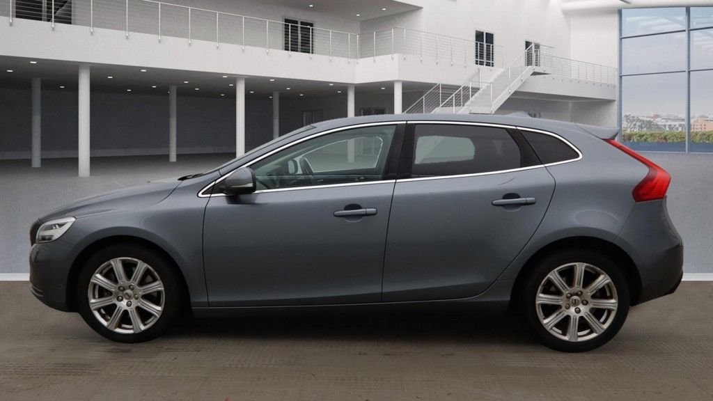 Used Volvo V40 2018 for sale - 76610241: Photo 6