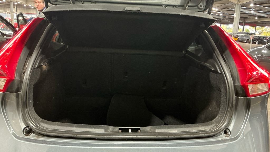 Used Volvo V40 2018 for sale - 76610241: Photo 7