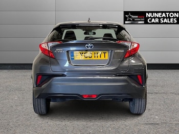 Used Toyota C-HR 2018 for sale - 79046278: Photo