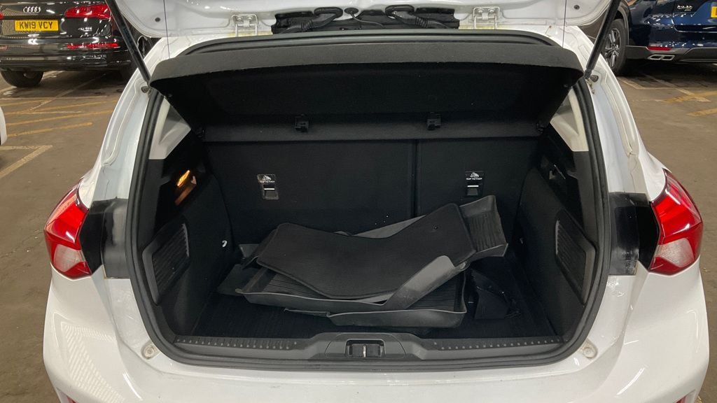 Used Ford Focus 2020 for sale - 76923489: Photo 7