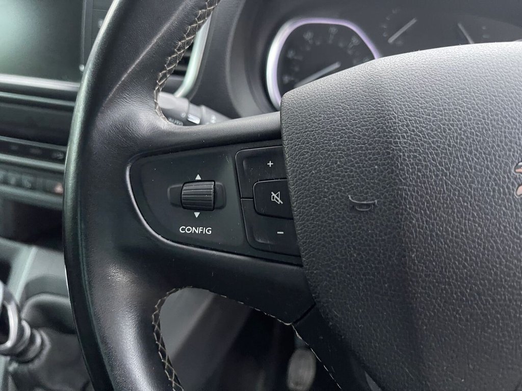 Used Peugeot Traveller 2018 for sale - 76345971: Photo 25