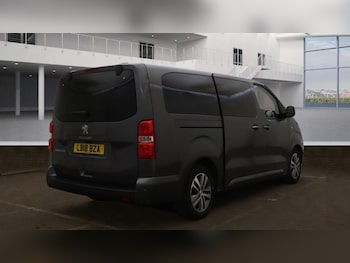 Used Peugeot Traveller 2018 for sale - 76345971: Photo 4