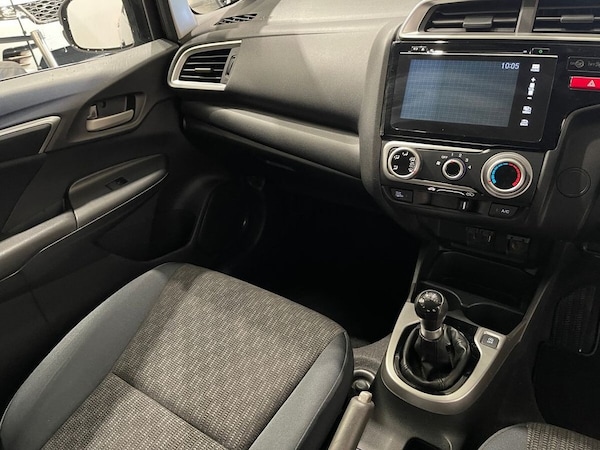 Used Honda Jazz 2017 for sale - 76345991: Photo 16