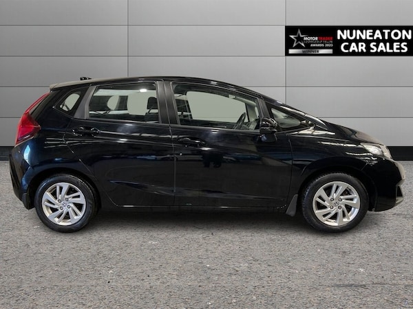 Used Honda Jazz 2017 for sale - 76345991: Photo 2