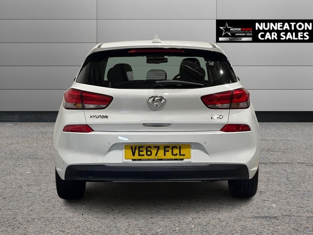 Used Hyundai i30 2017 for sale - 76882971: Photo 4