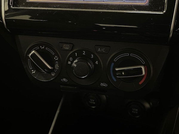 Used Suzuki Swift 2018 for sale - 76039788: Photo 15