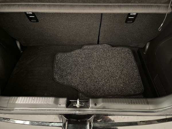 Used Suzuki Swift 2018 for sale - 76039788: Photo 21