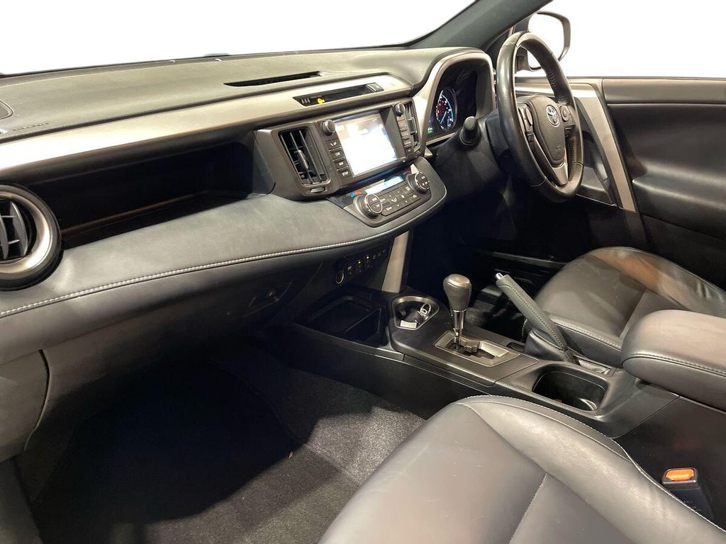 Used Toyota RAV4 2018 for sale - 77534302: Photo 14