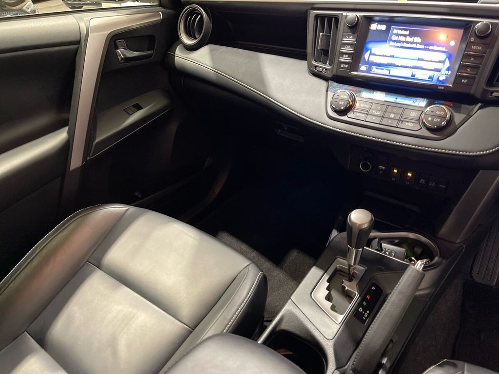 Used Toyota RAV4 2018 for sale - 77534302: Photo 16