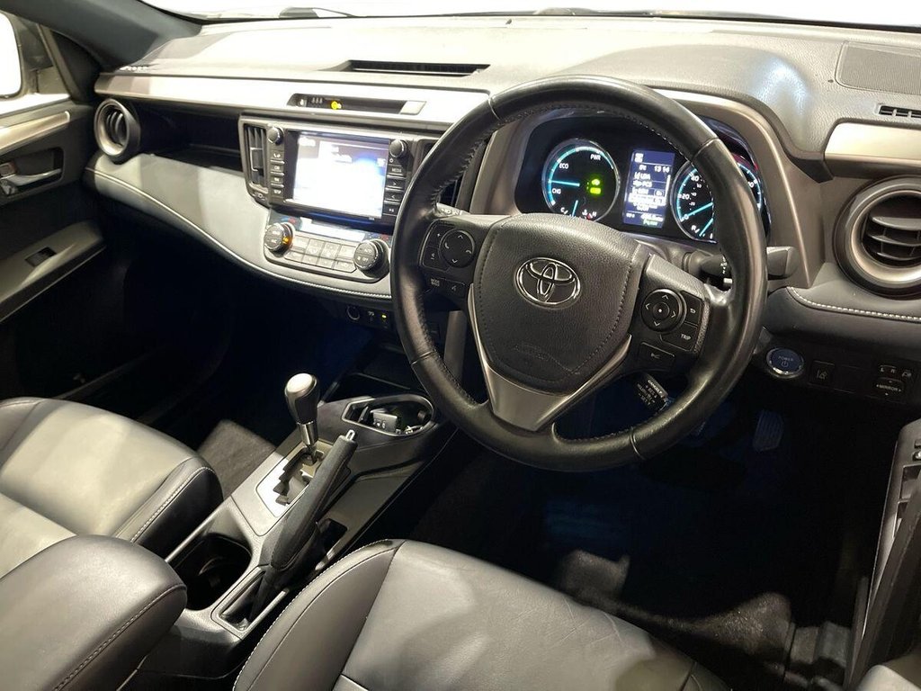 Used Toyota RAV4 2018 for sale - 77534302: Photo 9