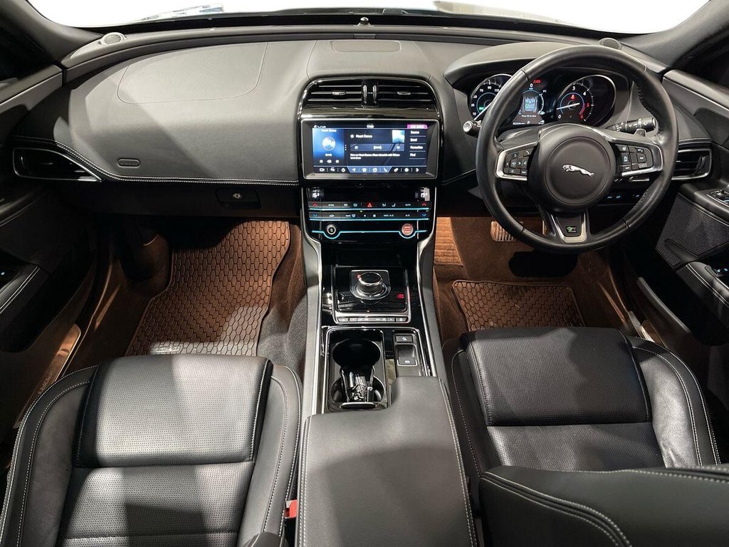 Used Jaguar XE 2019 for sale - 77820457: Photo 10