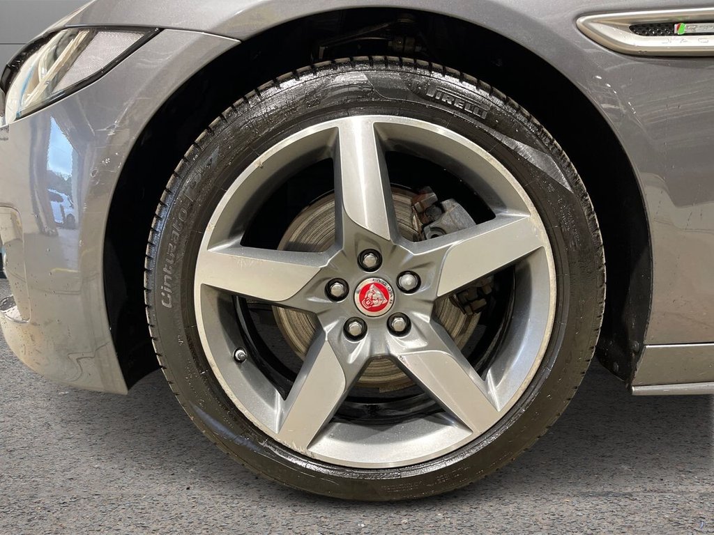 Used Jaguar XE 2019 for sale - 77820457: Photo 12