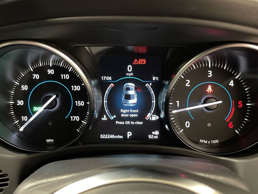 Used Jaguar XE 2019 for sale - 77820457: Photo 23