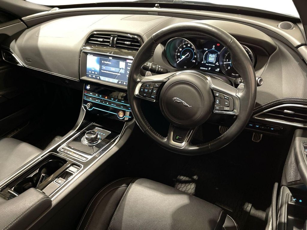 Used Jaguar XE 2019 for sale - 77820457: Photo 9