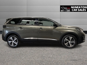 Used Peugeot 5008 2017 for sale - 75642497: Photo