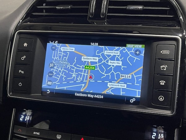 Used Jaguar XE 2018 for sale - 75596796: Photo 17