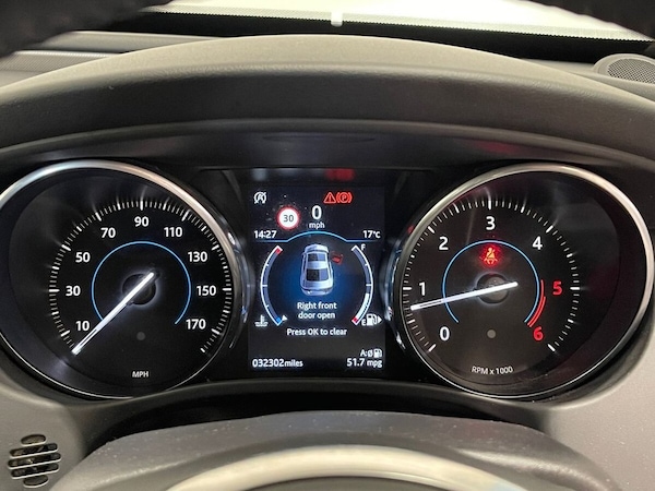 Used Jaguar XE 2018 for sale - 75596796: Photo 19