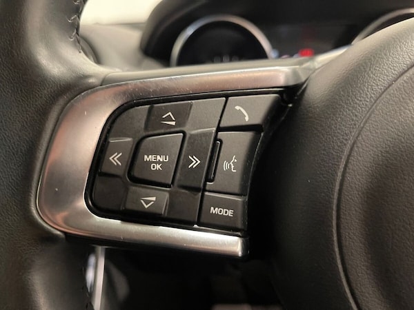 Used Jaguar XE 2018 for sale - 75596796: Photo 20
