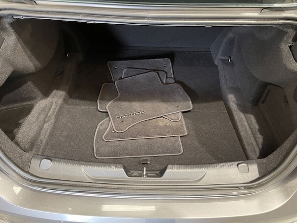 Used Jaguar XE 2018 for sale - 75596796: Photo 23