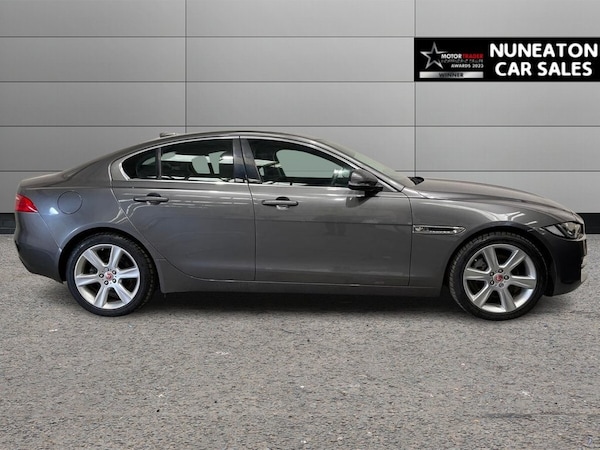 Used Jaguar XE 2018 for sale - 75596796: Photo 2