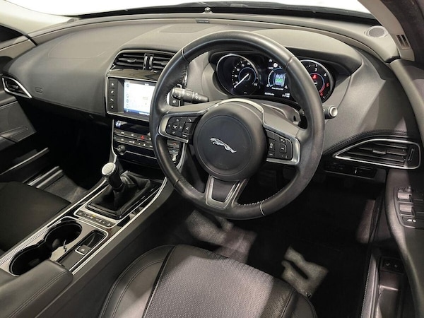 Used Jaguar XE 2018 for sale - 75596796: Photo 9